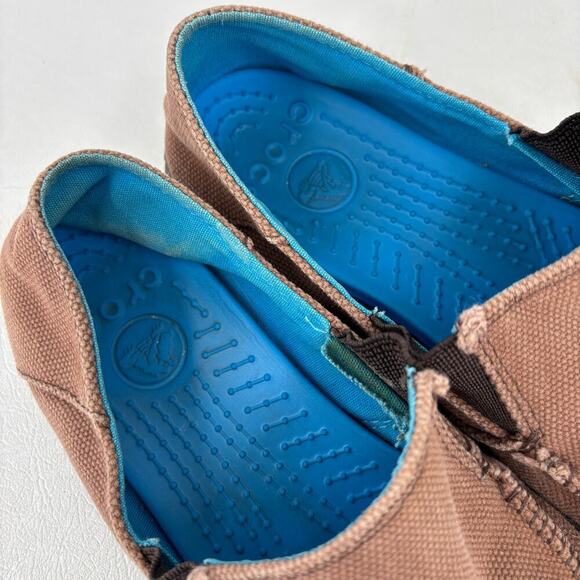 Crocs Canvas Loafer Junior Size 5 Brown Slip On Shoe Unisex Comfort - Picture 4 of 8
